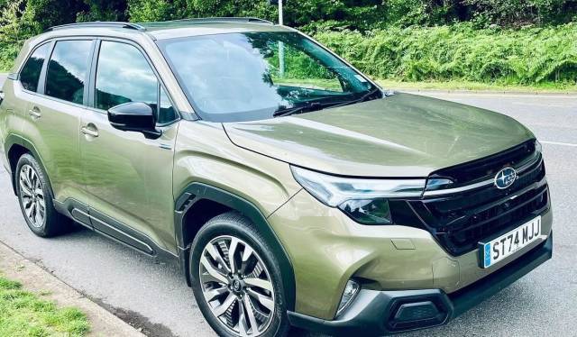 Subaru Forester 2.0i e-Boxer Touring 5dr Lineartronic Estate Petrol/Electric Hybrid GREEN