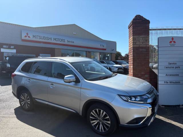 Mitsubishi Outlander 2.0 Exceed 5dr CVT Estate Petrol SILVER
