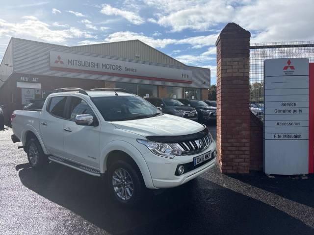 Mitsubishi L200 2.4 Double Cab DI-D 178 Warrior 4WD Pick Up Diesel WHITE