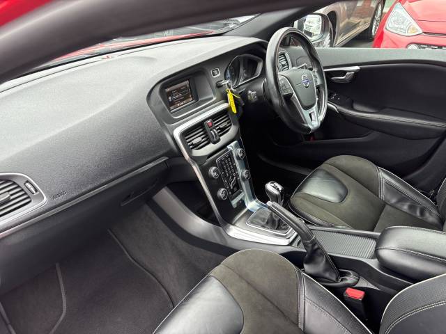 2015 Volvo V40 2.0 T2 [122] R DESIGN 5dr