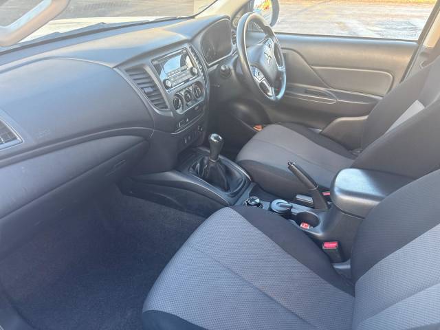2020 Mitsubishi L200 2.3 Double Cab DI-D 150 4Life 4WD