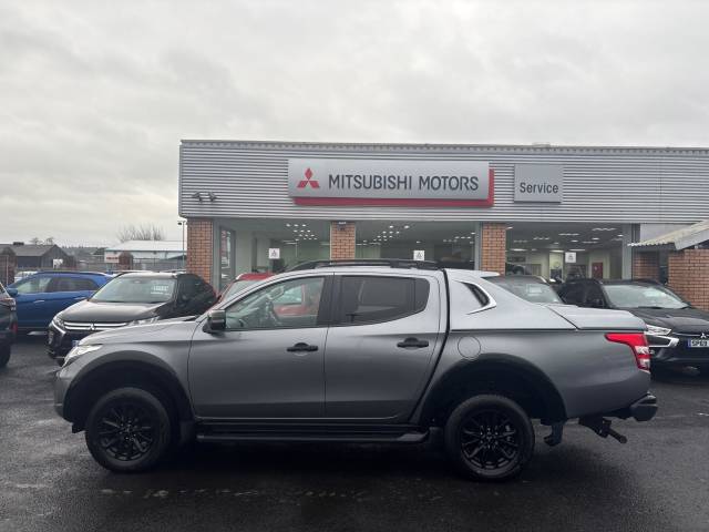 2019 Mitsubishi L200 2.4 Double Cab DI-D 181 Barbarian Black 4WD