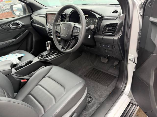2025 Isuzu D-max 1.9 V-Cross Double Cab 4x4 Auto