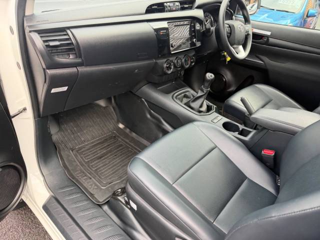 2023 Toyota Hilux Active Pick Up 2.4 D-4D