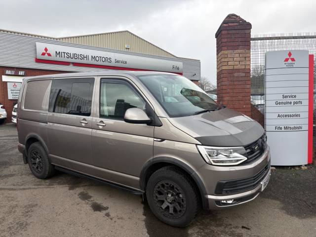 Volkswagen Transporter 2.0 BiTDI BMT 204 Highline Kombi Van 4MOTION DSG Van With Side Windows Diesel BEIGE