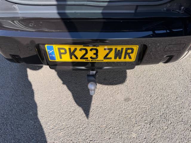 2023 Land Rover Defender 90 3.0 D250 Hard Top SE Auto