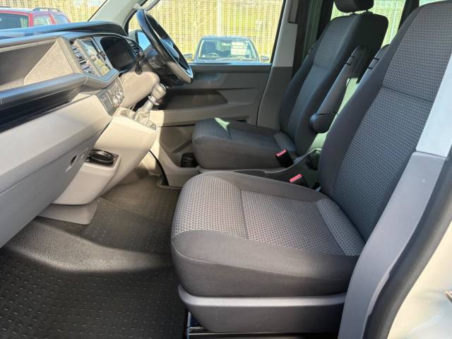 2022 Volkswagen Transporter 2.0 TDI 150 Highline Kombi Van