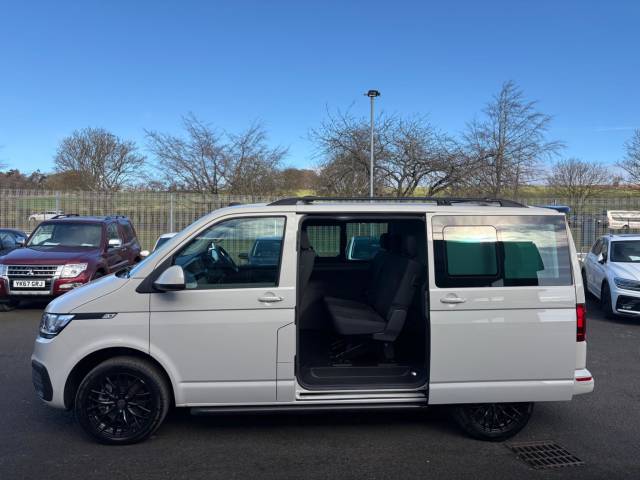 2022 Volkswagen Transporter 2.0 TDI 150 Highline Kombi Van