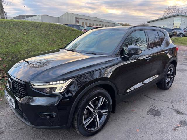 Volvo XC40 2.0 B3P Plus Dark 5dr Auto Estate Petrol BLACK