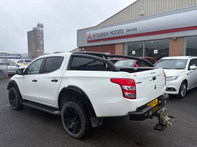 2019 Mitsubishi L200 2.4 Double Cab DI-D 181 Barbarian Black 4WD Auto