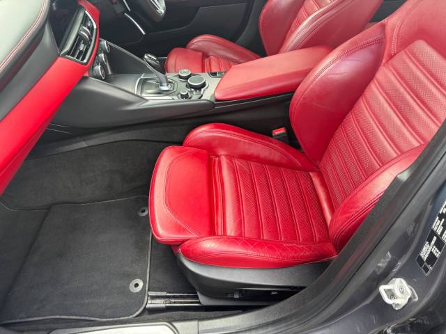 2018 Alfa Romeo Giulia 2.0T Veloce Saloon 4dr Petrol Auto Euro 6 (s/s) (280 ps)
