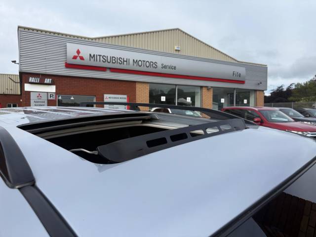 2017 Mitsubishi Shogun 3.2 DI-DC SG3 Auto 4WD Euro 6 5dr LWB