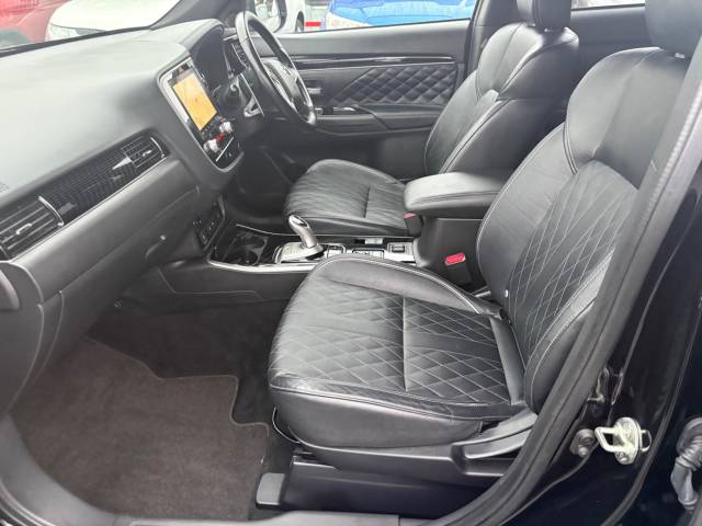 2020 Mitsubishi Outlander 2.4h TwinMotor 13.8kWh Exceed CVT 4WD Euro 6 (s/s) 5dr