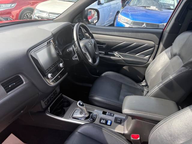 2021 Mitsubishi Outlander 2.4h TwinMotor 13.8kWh Dynamic CVT 4WD Euro 6 (s/s) 5dr