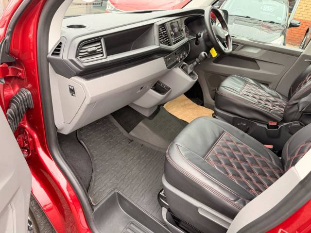 2024 Volkswagen Transporter 2.0 TDI T30 Highline Kombi Double Cab 5dr Diesel Manual FWD SWB Euro 6 (s/s) (150 ps)