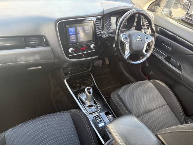 2020 Mitsubishi Outlander 2.4h TwinMotor 13.8kWh Design CVT 4WD Euro 6 (s/s) 5dr