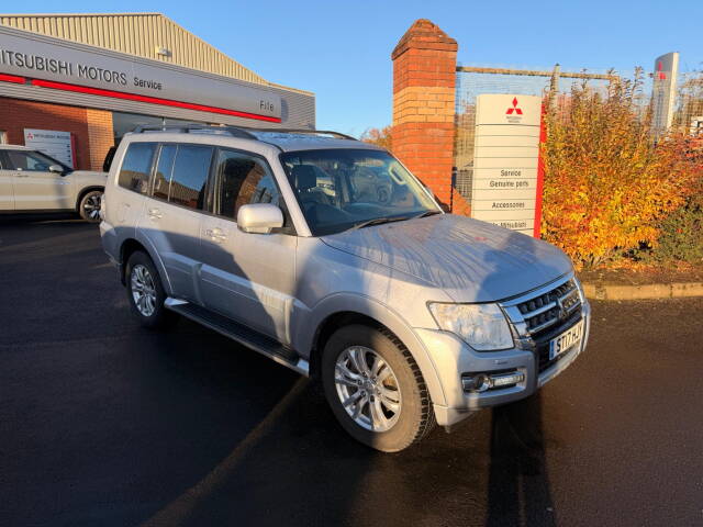 2017 Mitsubishi Shogun 3.2 DI-DC SG3 SUV 5dr Diesel Auto 4WD Euro 6 LWB (187 ps)