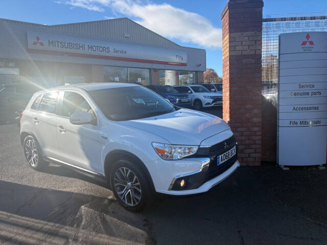 Mitsubishi ASX 1.6D 3 SE Euro 6 (s/s) 5dr SUV Diesel White Pearl