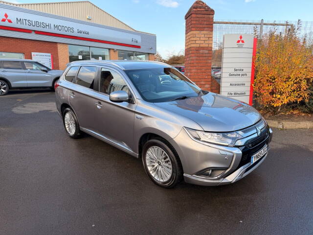 2019 Mitsubishi Outlander 2.4h TwinMotor 13.8kWh Dynamic Safety CVT 4WD Euro 6 (s/s) 5dr