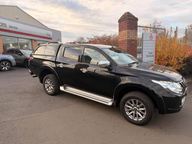 Mitsubishi L200 2.4 DI-D DC Barbarian 4WD Euro 6 4dr Pickup Diesel Jet Black
